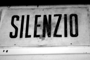 Il silenzio è dolo logo