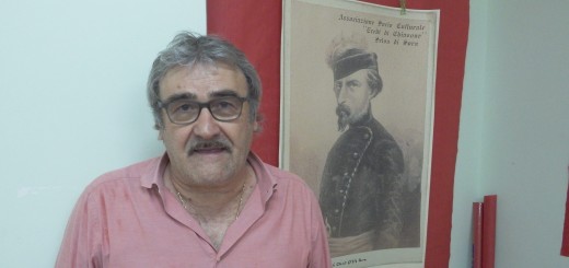 Pino Gemmiti con la foto del Brigante Chiavone