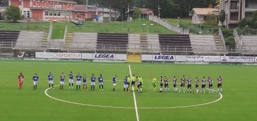 Squadre al centro del campo Sora vs Audace
