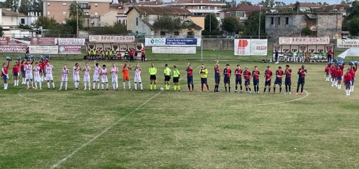 squadre al centro del campo - Pontinia vs Ceccano