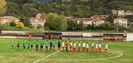 squadre al centro del campo - juniores Ceccano vs Real Cassino