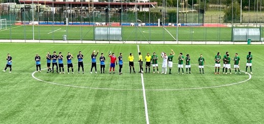 squadre al centro del campo Ceccano vs Virtus Ardea