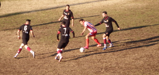 Foto j) contrasto di gioco