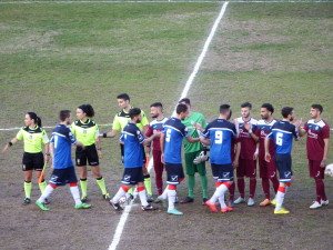 Foto b) give me five a centrocampo
