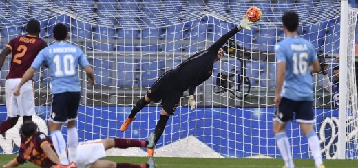 Roma - 08/11/2015 - Stadio Olimpico - Campionato Italiano Serie A 2015-2016 - AS Roma vs SS Lazio - nella foto: la parata di Szczesny sull'occasione di felice anderson sulla traversa
/ Ph. Fabrizio Corradetti - Ag. Aldo Liverani Sas / AGENZIA ALDO LIVERANI SAS