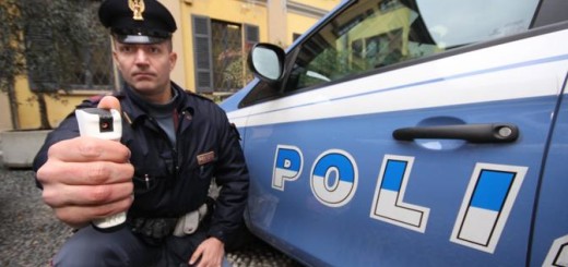 NUOVO SPRAY URTICANTE AL PEPERONCINO CHE SARÃÂ USATO IN VIA SPERIMENTALE DALLE FORZE DELL' ORDINE. NELLE IMMAGINI IL NUOVO DISPOSITIVO FORNITO ALLA POLIZIA (ALBERTO CATTANEO, MILANO - 2014-02-08) p.s. la foto e' utilizzabile nel rispetto del contesto in cui e' stata scattata, e senza intento diffamatorio del decoro delle persone rappresentate - NUOVO SPRAY URTICANTE AL PEPERONCINO CHE SARÃ? USATO IN VIA SPERIMENTALE DALLE FORZE DELL' ORDINE. NELLE IMMAGINI IL NUOVO DISPOSITIVO FORNITO ALLA POLIZIA (ALBERTO CATTANEO, MILANO - 2014-02-08) p.s. la foto e' utilizzabile nel rispetto del contesto in cui e' stata scattata, e senza intento diffamatorio del decoro delle persone rappresentate -> SAVOIA CATTANEO FARAVELLI