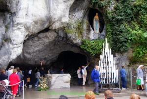 Lourdes Grotta delle apparizioni immagine 1