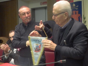 foto-s-dorazio-sindaco-quadrini-scambio-gagliardetto