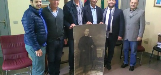 la-delegazione-per-la-consegna-della-litografia-immagine-7
