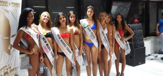 Scatto 19) Yasmine Rodrigues, Sara Maurelli, Consuelo Maria Ambrosi, Gaia Petta, Diana Mir, Roxana Vlad, Giulia Sidari, Isabel Di Rienzo