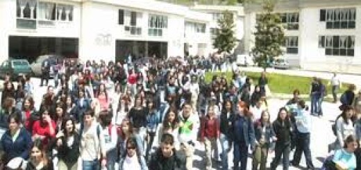 Alunni Polo Liceale all'uscita