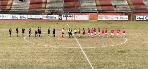squadre al centro del campo Ceccano vs Isola del Liri